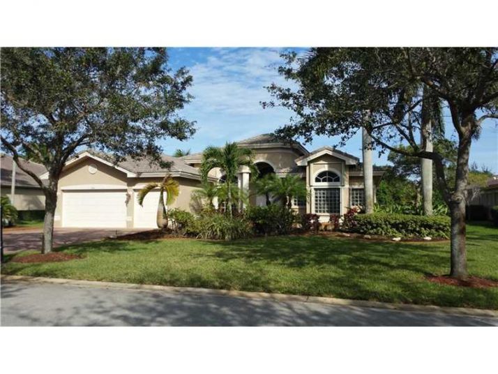 10381 Lone Star Pl, Fort Lauderdale, FL 33328