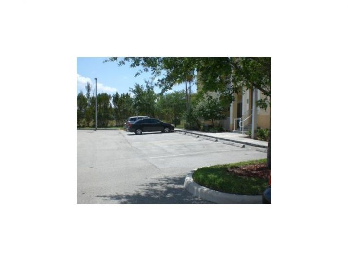 4405 SW 160th Ave # 208, Hollywood, FL 33027