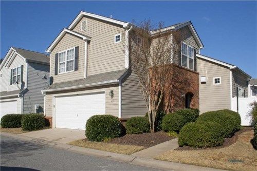 220 W Oaks Place, Woodstock, GA 30188
