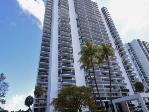 3625 N COUNTRY CLUB # 210, Miami, FL 33180