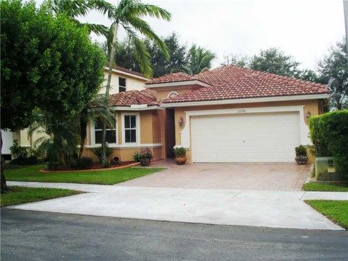 13176 SW 32 ST, Hollywood, FL 33027