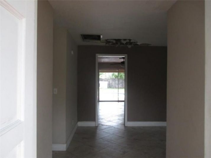 220 SW 68th Ave, Hollywood, FL 33023