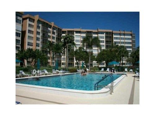 900 Saint Charles Pl # L21, Hollywood, FL 33026