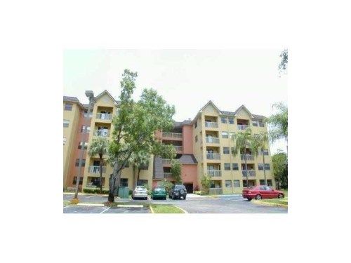 8363 Lake Dr # 205, Miami, FL 33166