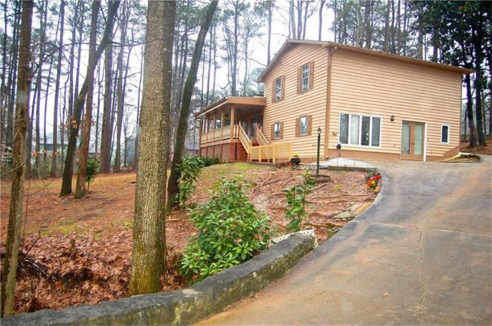 632 Willow Lane, Lawrenceville, GA 30044