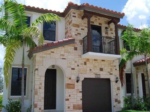 7022 NW 102 PL # 7022, Miami, FL 33178