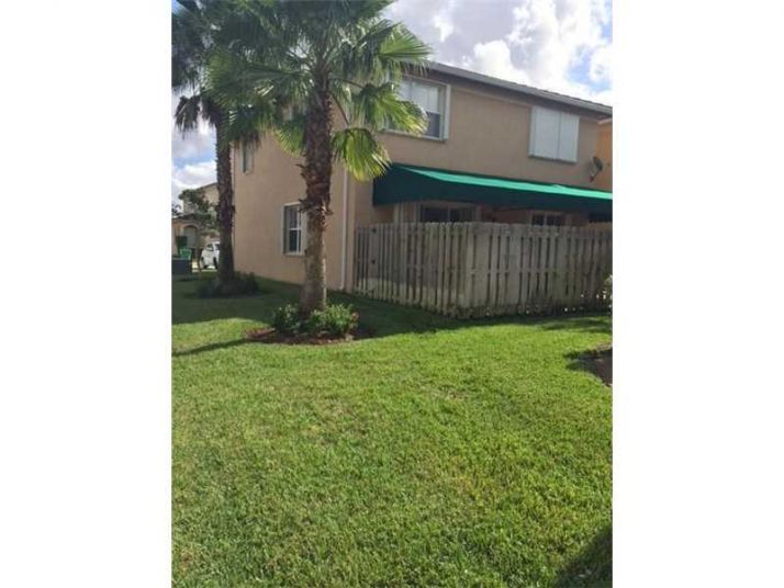 8640 NW 110th Ave # 8640, Miami, FL 33178