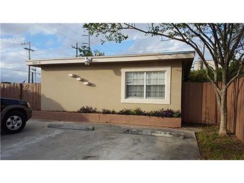 5929 Wiley St, Hollywood, FL 33023