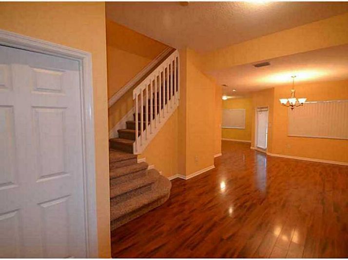7568 17TH DR, Hollywood, FL 33024