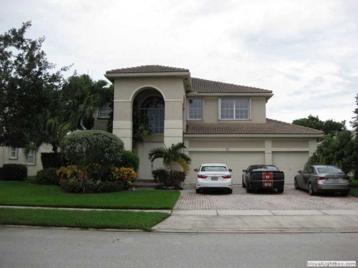 913 NW 168 AV, Hollywood, FL 33028