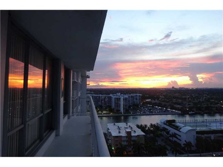 2751 S OCEAN DR # N1704, Hollywood, FL 33019