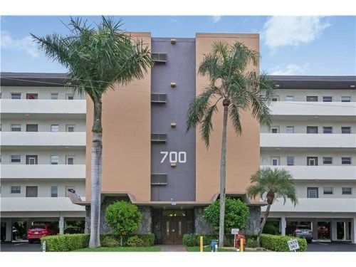 700 NE 14th Ave # 203, Hallandale, FL 33009