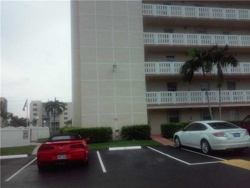 200 SE 5 AV # 101, Dania, FL 33004