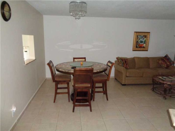 219 NE 14 AV # 102, Hallandale, FL 33009
