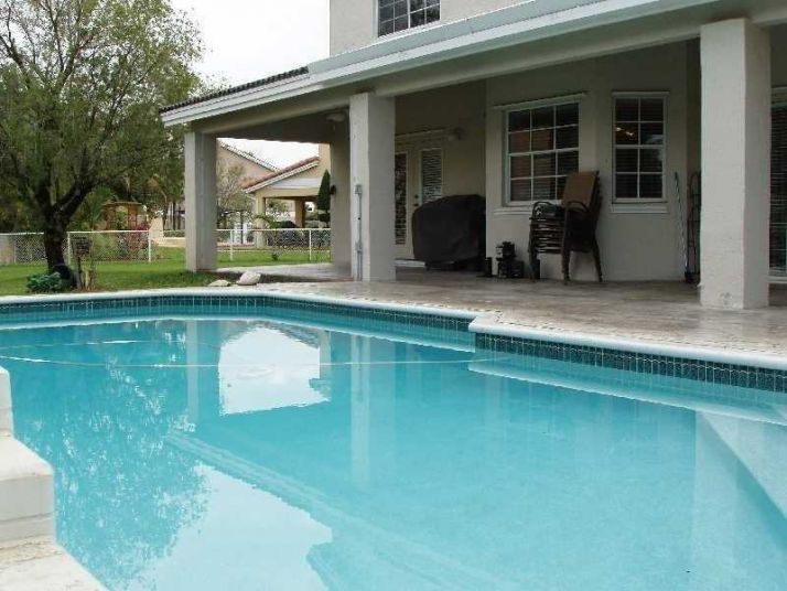 950 NW 197th Ter, Hollywood, FL 33029