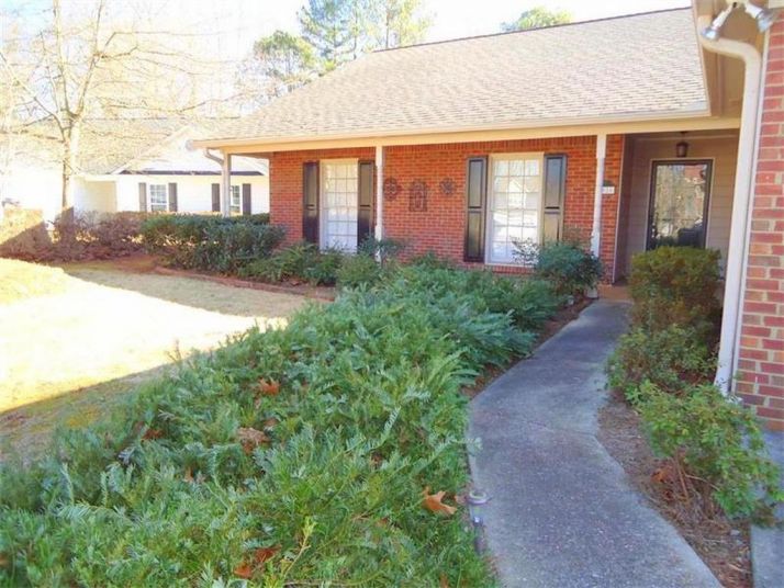 1926 Freeport Court, Lawrenceville, GA 30044