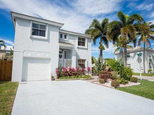 6539 Lighthouse Pl, Pompano Beach, FL 33063