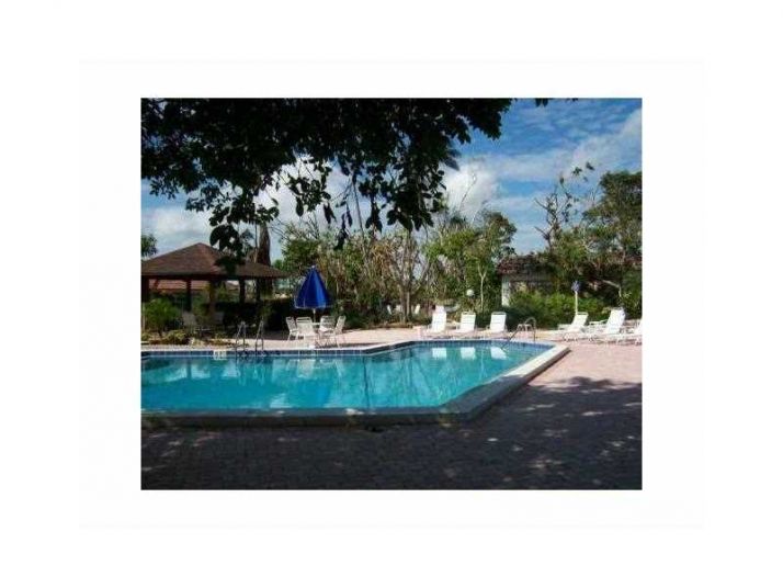 2900 N PALM AIRE DR # 403, Pompano Beach, FL 33069