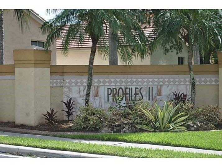 18950 NW 19th St, Hollywood, FL 33029