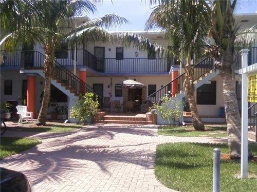 340 Jackson # 201, Hollywood, FL 33019