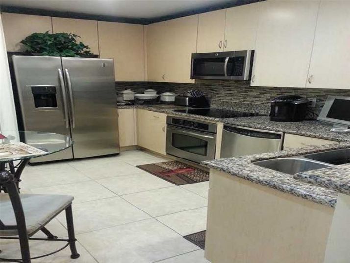 16101 Emerald Estates Dr # 244, Fort Lauderdale, FL 33331