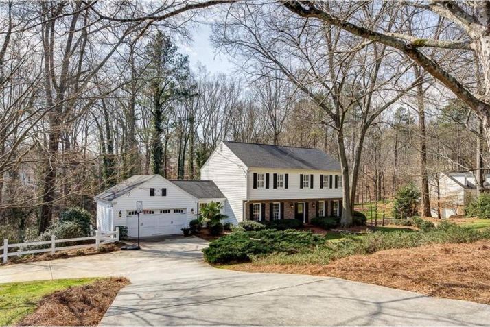 1585 Sunnybrook Farm Road, Atlanta, GA 30350