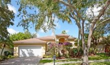 2853 N Oakbrook Dr Fort Lauderdale, FL 33332