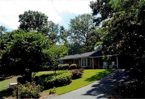 5964 Brookgreen Road, Atlanta, GA 30328