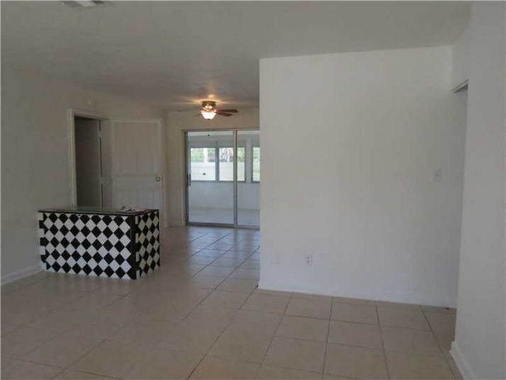 594 W 5 ST, West Palm Beach, FL 33404