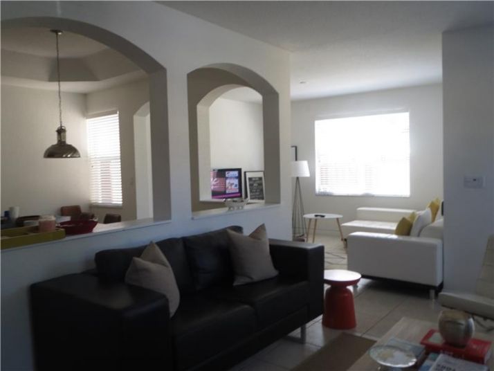 6800 115 AV, Miami, FL 33178