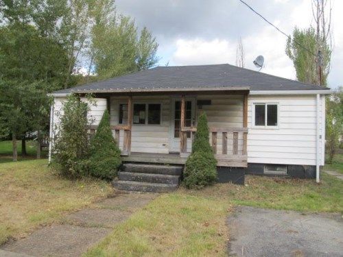 195 Chestnut St, Robinson, PA 15949