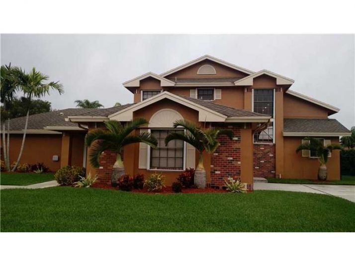 19811 NW 8th St, Hollywood, FL 33029