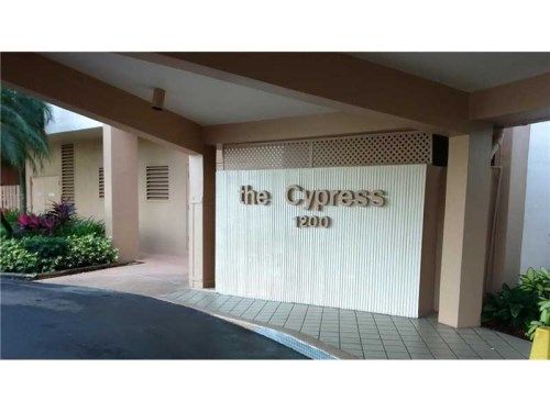 1200 St Charles # 302, Hollywood, FL 33026