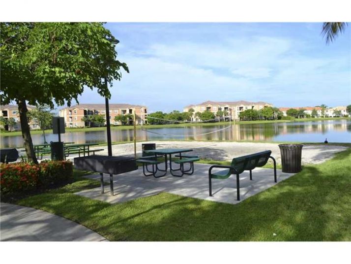 4404 SW 160th Ave # 810, Hollywood, FL 33027