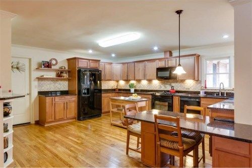 1917 Ravenwood Way Ne, Atlanta, GA 30329