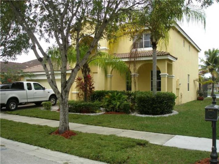 1261 Chenille Circle, Fort Lauderdale, FL 33327