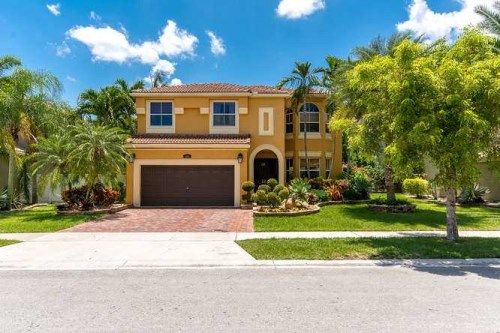 880 SW 171 TE, Hollywood, FL 33027