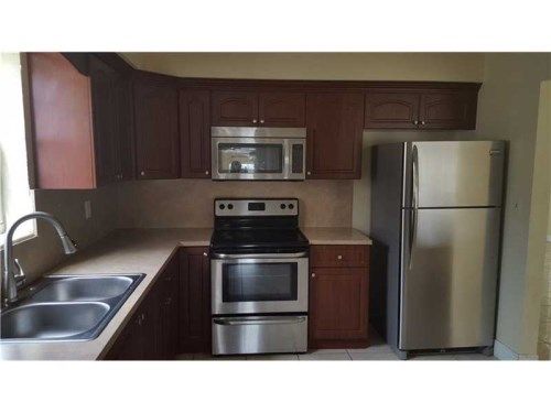 2631 Mayo St, Hollywood, FL 33020