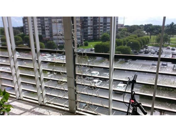 1000 ST Charles # 515, Hollywood, FL 33026