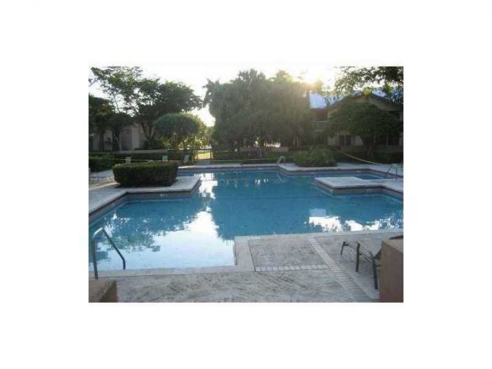 14028 SW 90 TERR # 14028, Miami, FL 33186