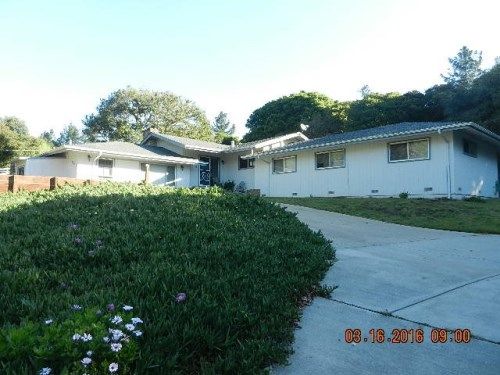 9050 Holly Hill Dr, Salinas, CA 93907