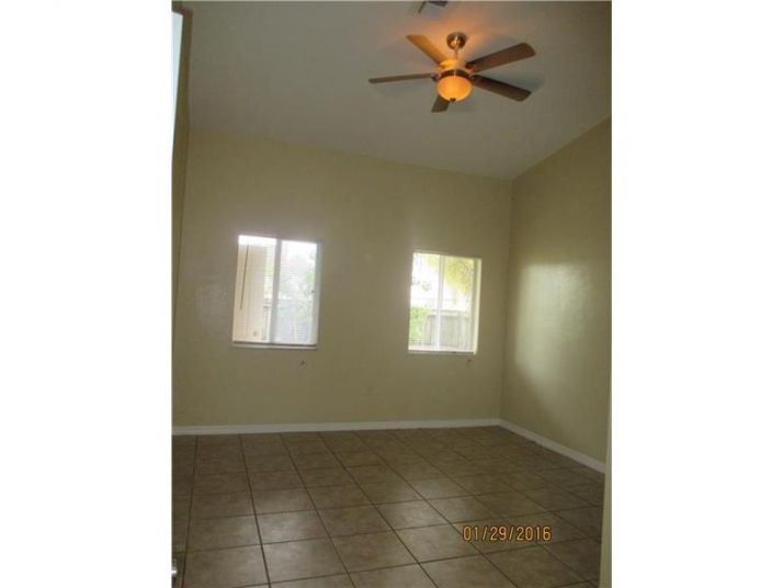 2506 Lincoln St, Hollywood, FL 33020