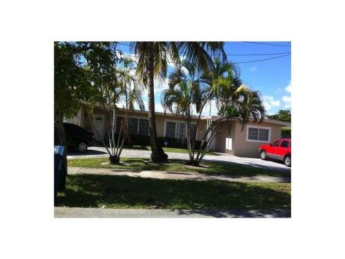 240 SW 10 AV, Hallandale, FL 33009