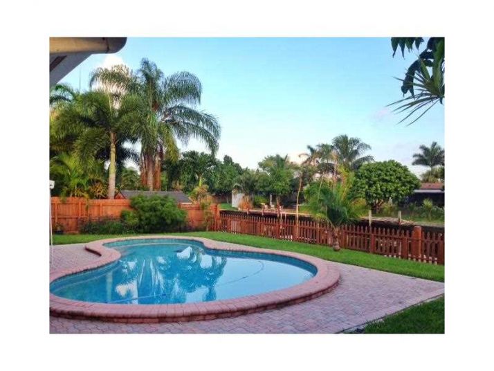 2619 LEE ST, Hollywood, FL 33020