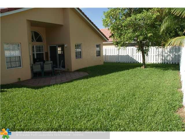 2403 NW 138th Dr, Fort Lauderdale, FL 33323