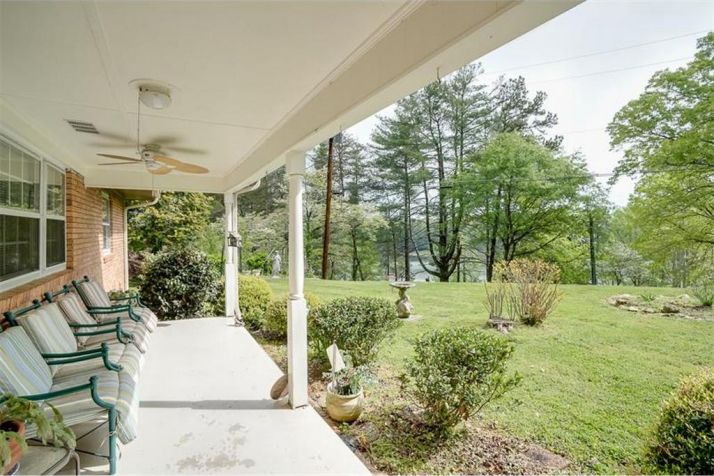 1059 Lakemont Drive, Gainesville, GA 30501