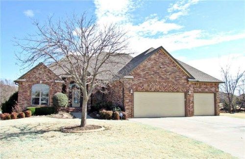 212 S Nelson Drive, Mustang, OK 73064