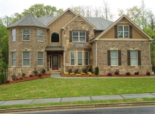 957 Pont Du Gard Drive, Buford, GA 30518