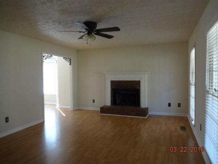 1014 Maplelake Drive, Acworth, GA 30101