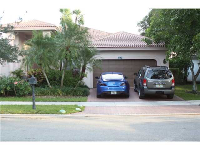 2820 Oakbrook Ln, Fort Lauderdale, FL 33332